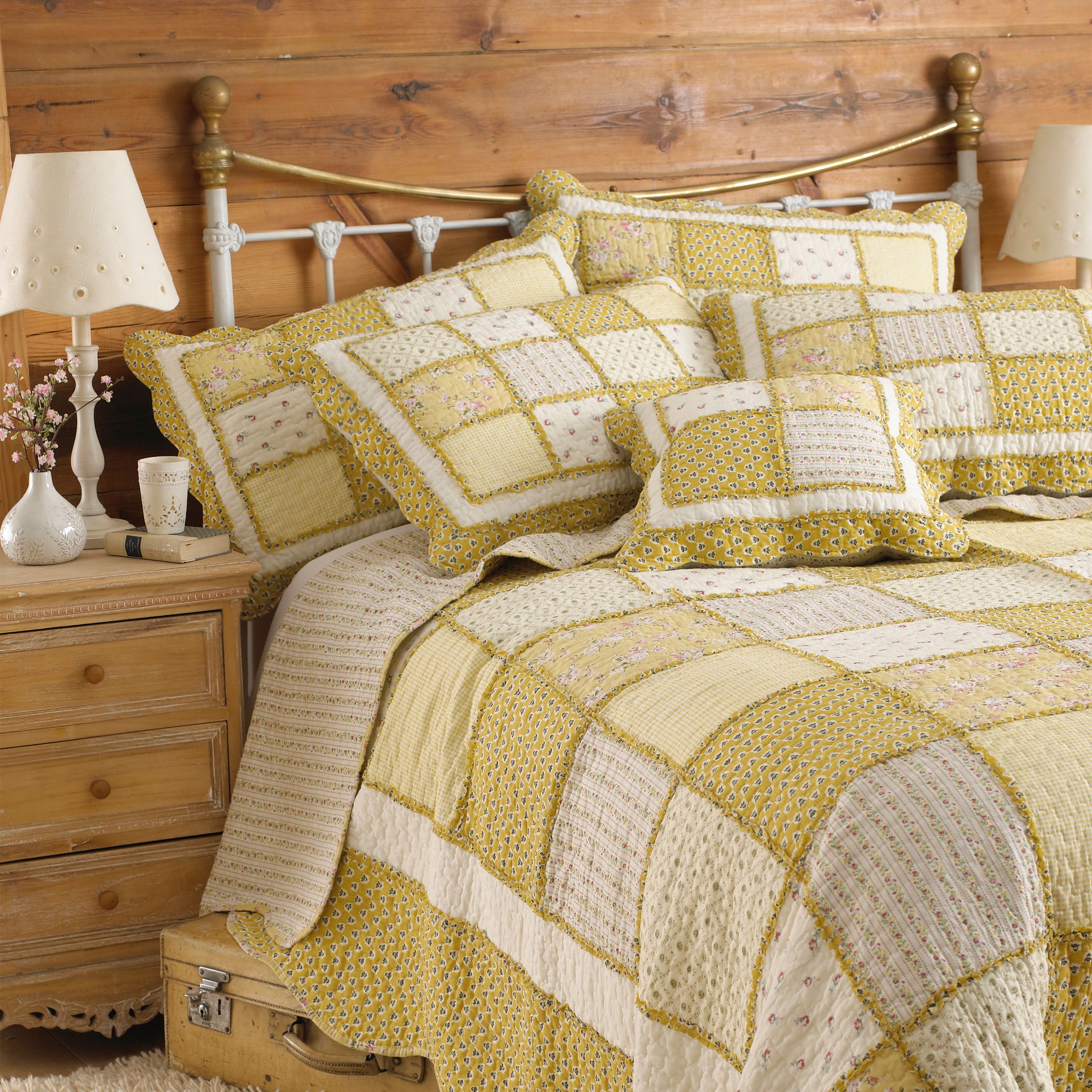 Honeybee Patchwork Bespread