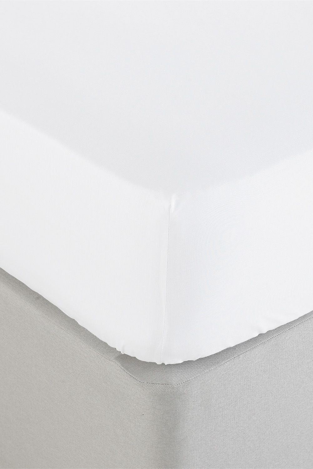 Bamboo 200 Thread Count Cotton Blend Fitted Bed Sheet