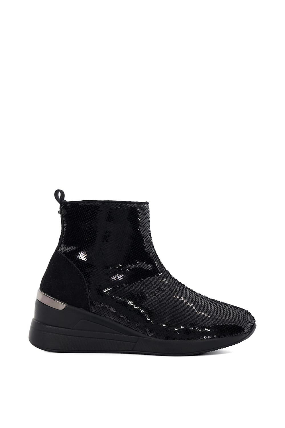 'Effecting' Trainers