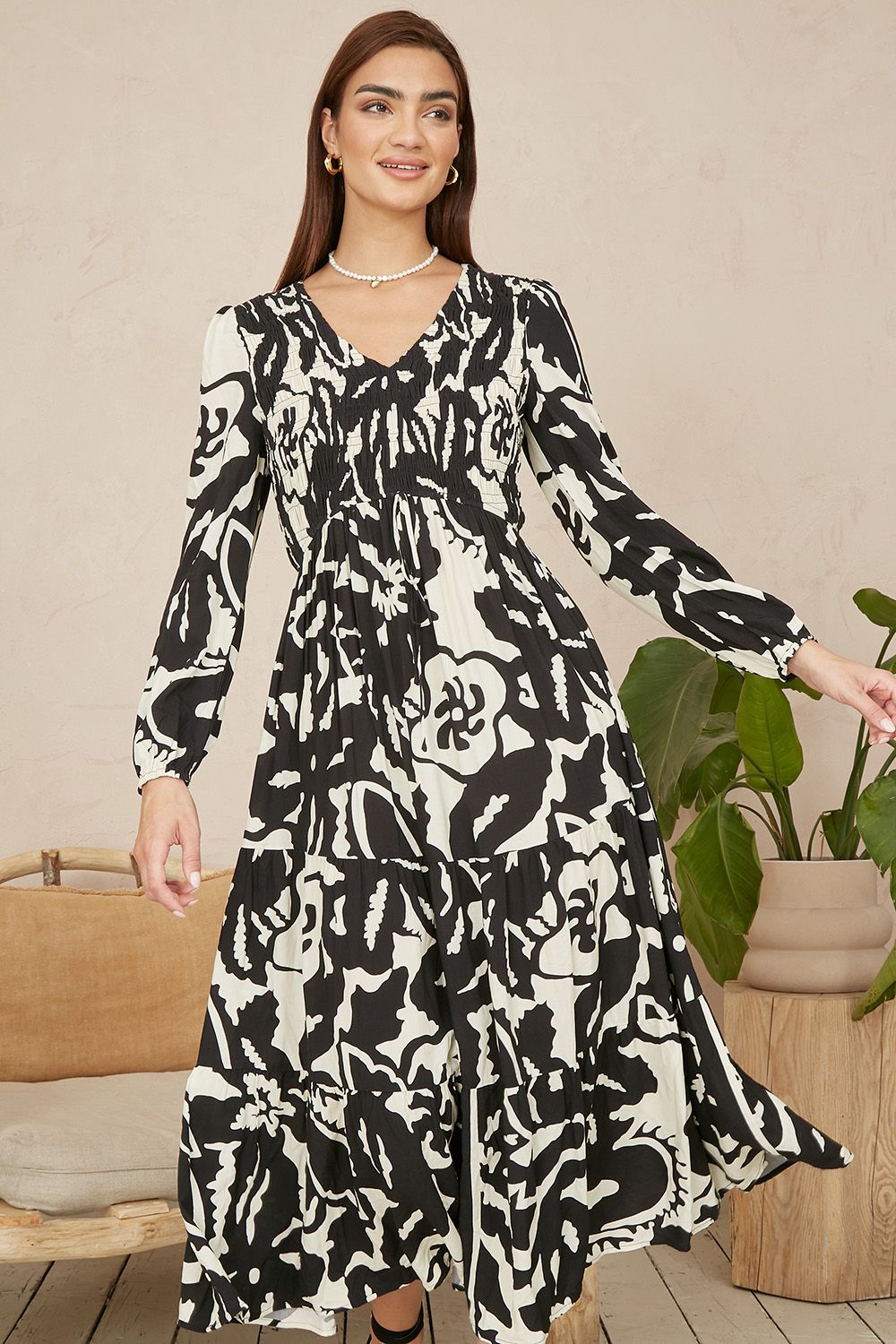 Black Abstract Print Ruched Midi Dress With Long Sleeves