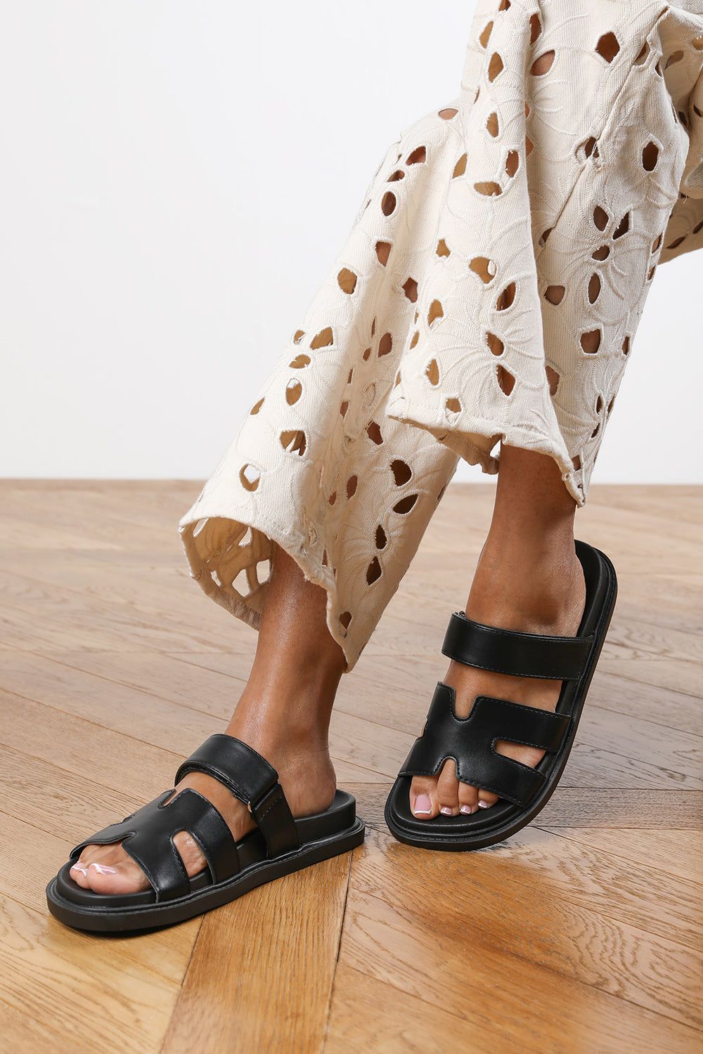 'Alana' Chunky Link Detail Strap Sandal