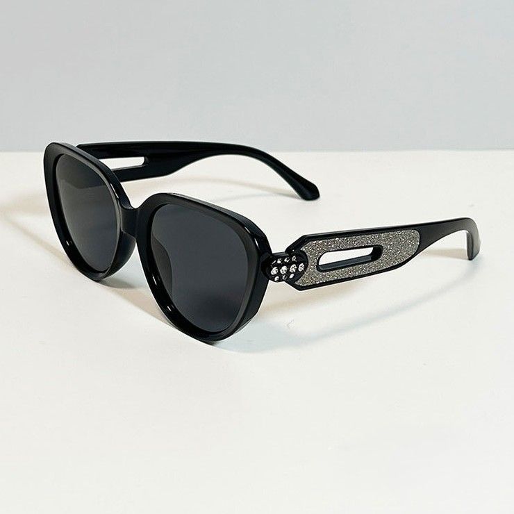 Asymmetrical Rhinestone and Glitter Sunglasses
