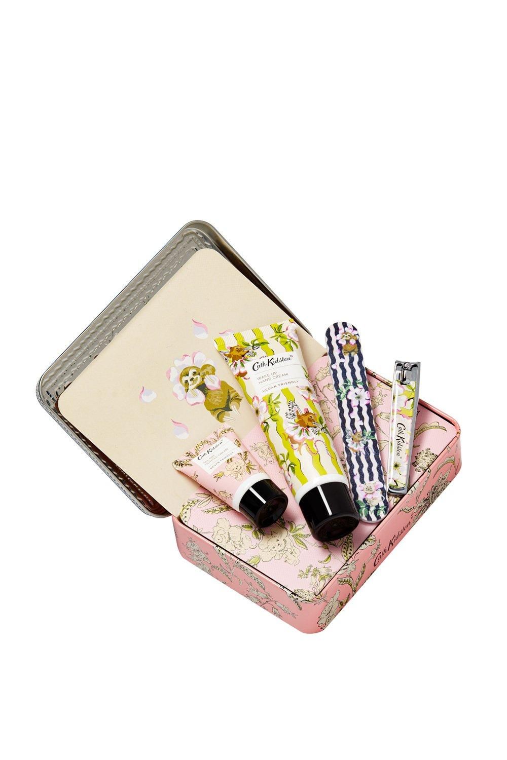 Manicure Set in Tin